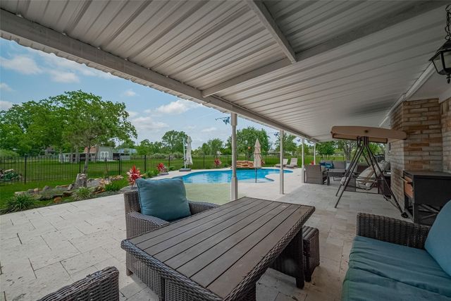 9526 Sandy Lane, Manvel, TX 77578