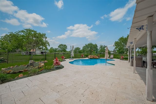 9526 Sandy Lane, Manvel, TX 77578