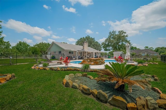9526 Sandy Lane, Manvel, TX 77578