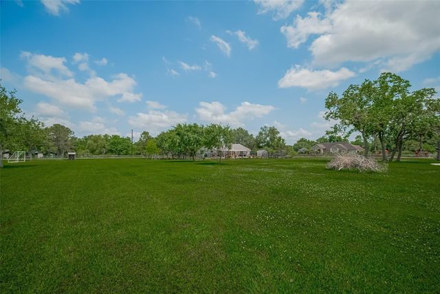 9526 Sandy Lane, Manvel, TX 77578
