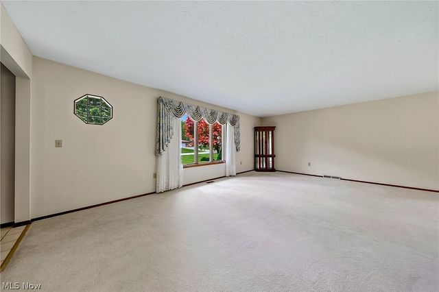 9841 Applewood Drive, North Royalton, OH 44133