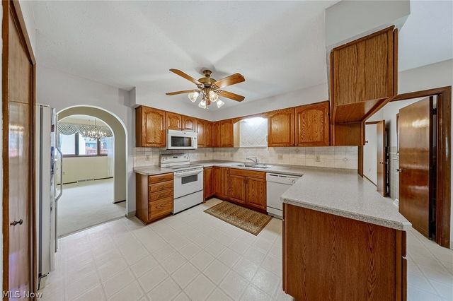 9841 Applewood Drive, North Royalton, OH 44133