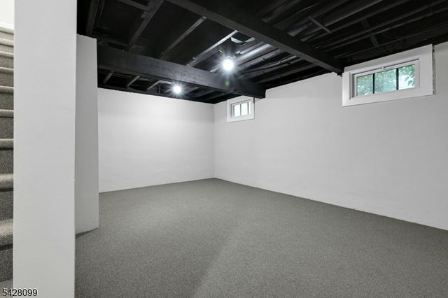 25 Marinus St, Rochelle Park Twp., NJ 07662