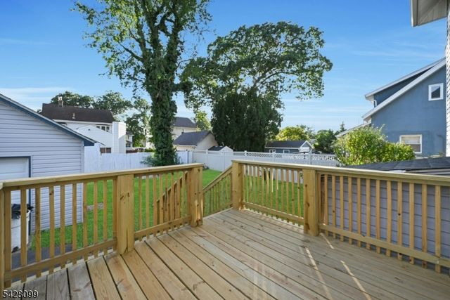 25 Marinus St, Rochelle Park Twp., NJ 07662