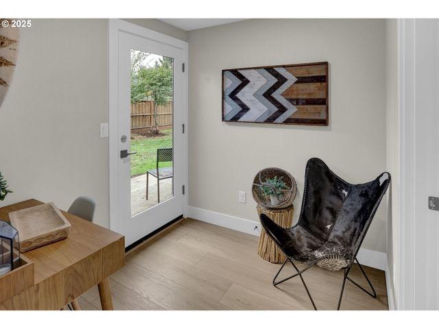 3708 GILHAM Rd, Eugene, OR 97401