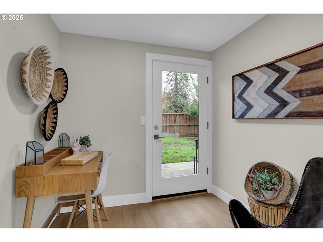 3708 GILHAM Rd, Eugene, OR 97401