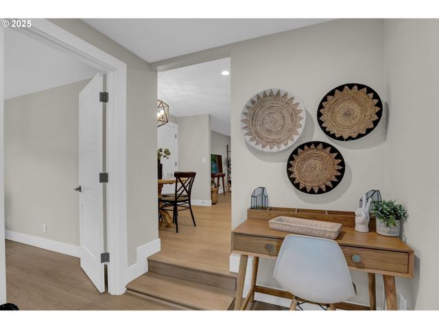 3708 GILHAM Rd, Eugene, OR 97401