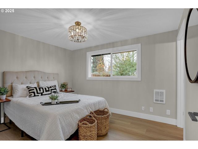 3708 GILHAM Rd, Eugene, OR 97401