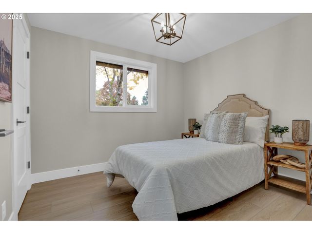 3708 GILHAM Rd, Eugene, OR 97401