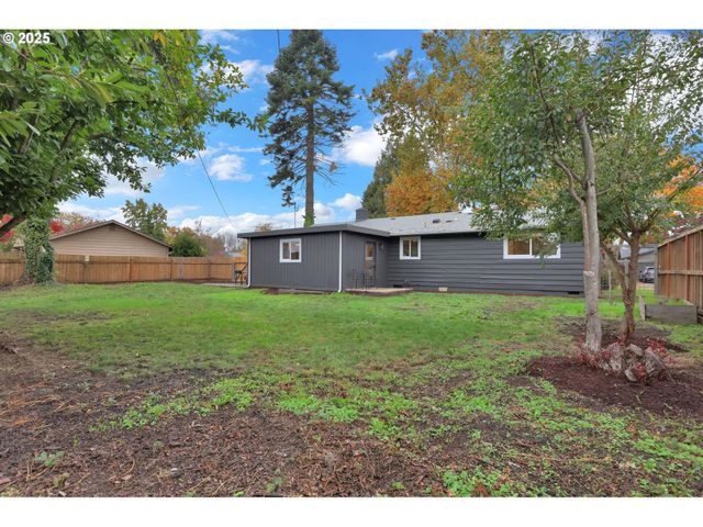 3708 GILHAM Rd, Eugene, OR 97401