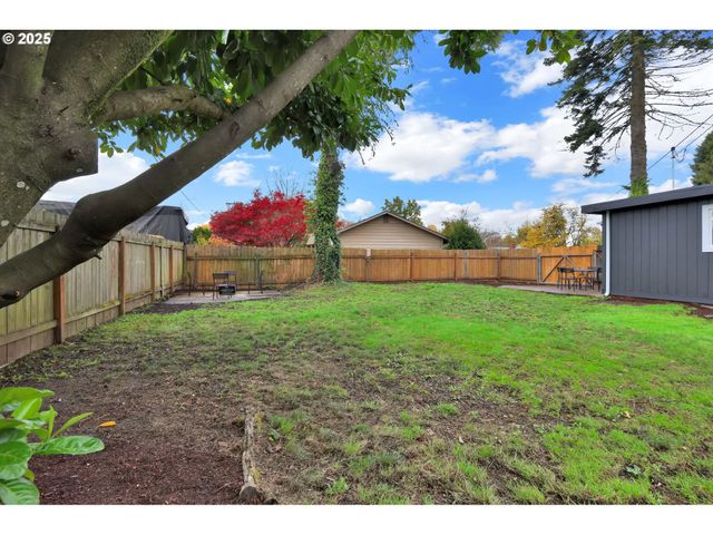 3708 GILHAM Rd, Eugene, OR 97401