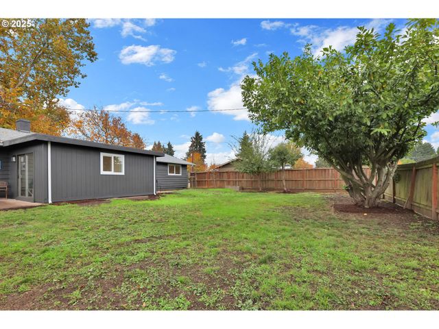 3708 GILHAM Rd, Eugene, OR 97401