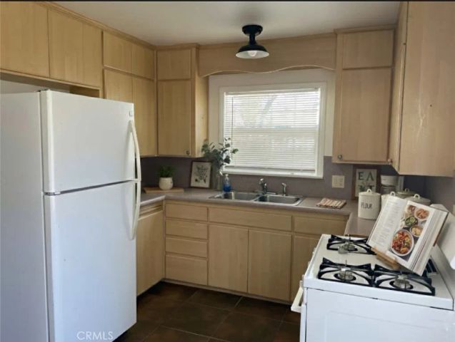 1144 W Ivyton, Lancaster, CA 93534