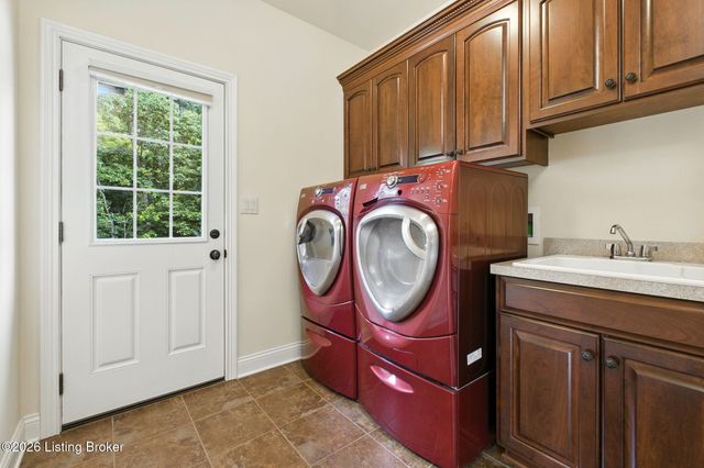 6115 Winkler Rd, Crestwood, KY 40014