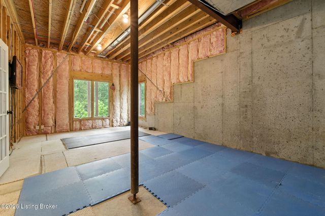 6115 Winkler Rd, Crestwood, KY 40014