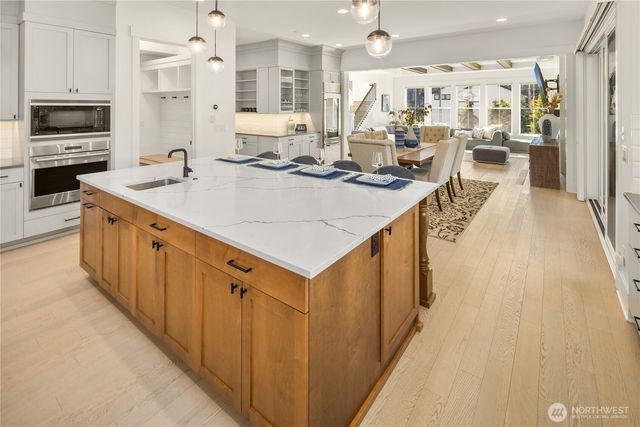 11688 NE 33rd St., Bellevue, WA 98005