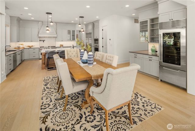11688 NE 33rd St., Bellevue, WA 98005