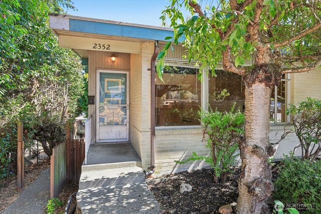 2352 49th Avenue SW, Seattle, WA 98116