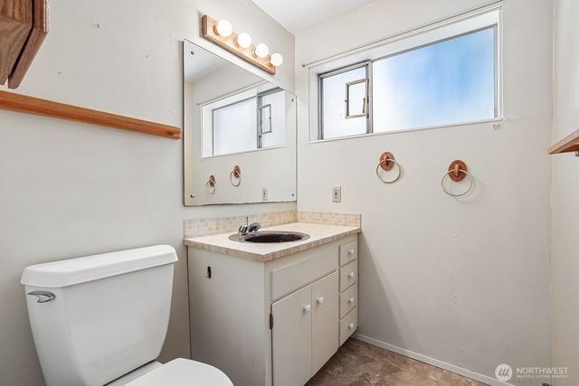 2352 49th Avenue SW, Seattle, WA 98116