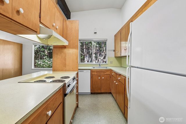 2352 49th Avenue SW, Seattle, WA 98116