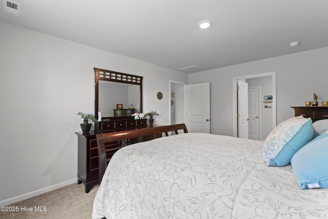 1123 Carteret Manor Drive, Jacksonville, NC 28546