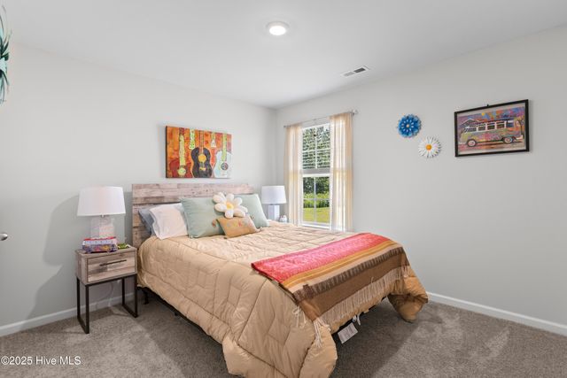 1123 Carteret Manor Drive, Jacksonville, NC 28546