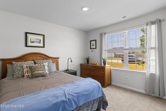 1123 Carteret Manor Drive, Jacksonville, NC 28546