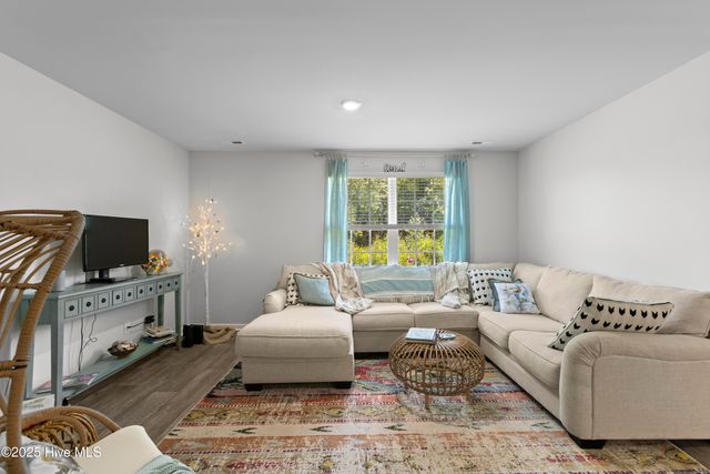 1123 Carteret Manor Drive, Jacksonville, NC 28546