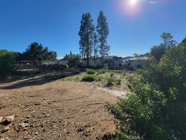 2442 Cross Street, La Crescenta, CA 91214