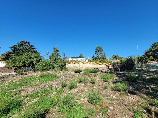 2442 Cross Street, La Crescenta, CA 91214