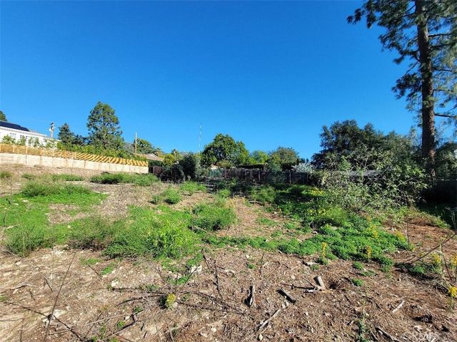 2442 Cross Street, La Crescenta, CA 91214