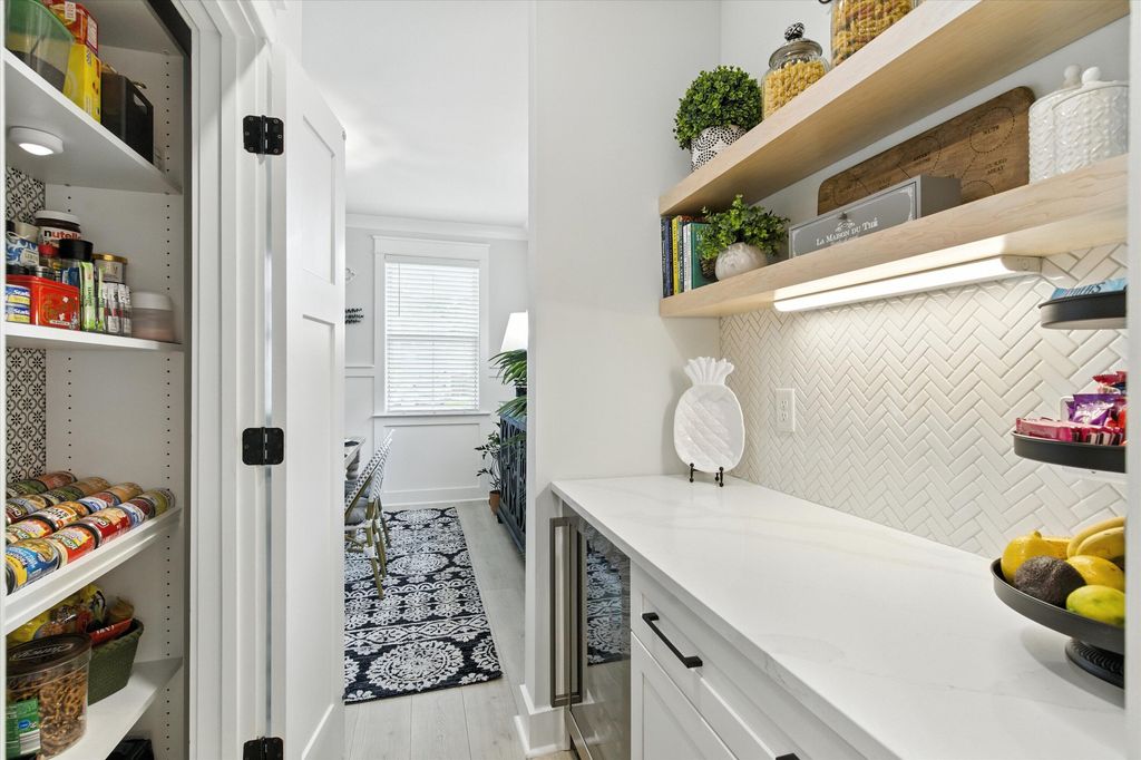 Image 12 of property listing at 142 Boots Branch Road, Summerville, SC 29485