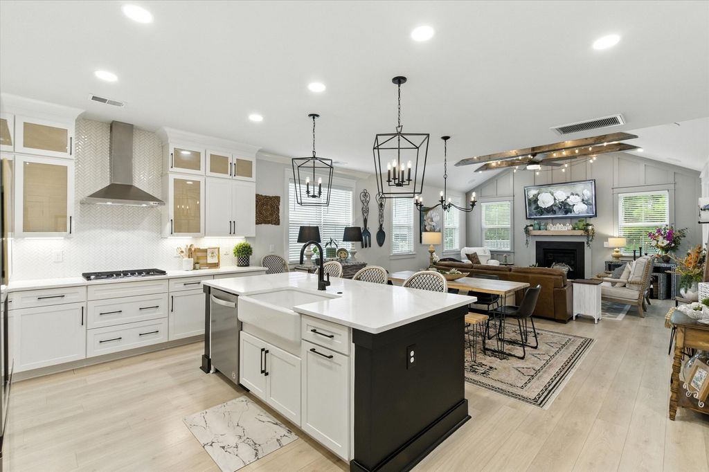 Image 21 of property listing at 142 Boots Branch Road, Summerville, SC 29485