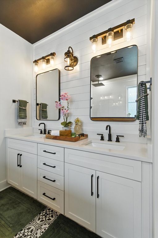 Image 35 of property listing at 142 Boots Branch Road, Summerville, SC 29485