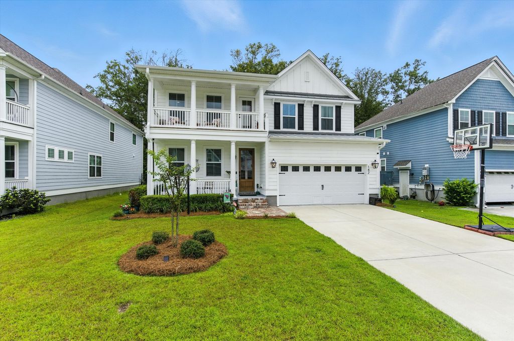 Image 4 of property listing at 142 Boots Branch Road, Summerville, SC 29485