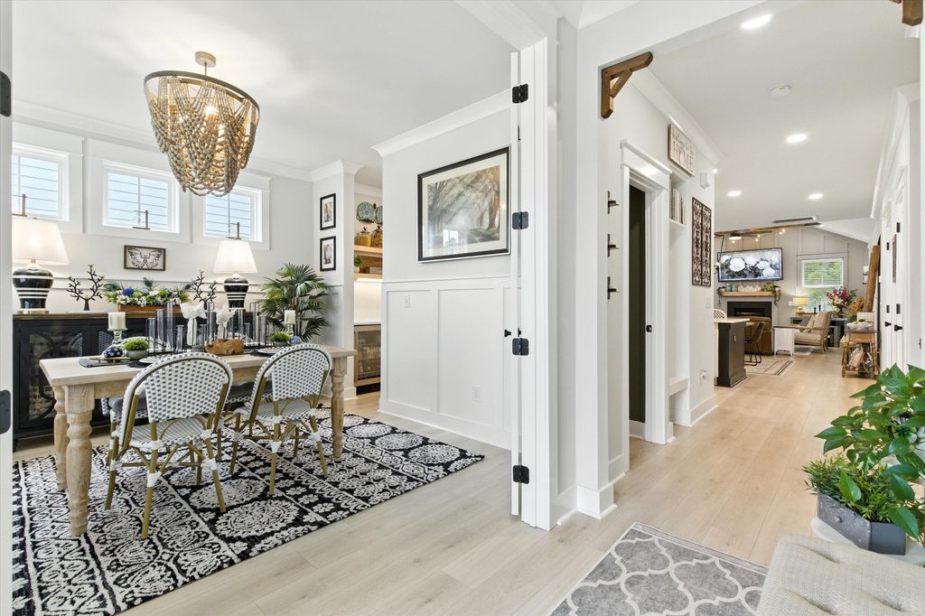 Image 9 of property listing at 142 Boots Branch Road, Summerville, SC 29485