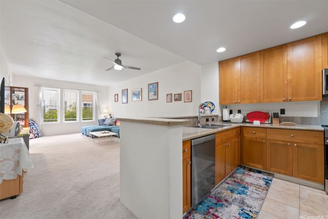 520 Lunalilo Home Road 7216, Honolulu, HI 96825