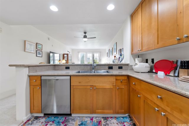 520 Lunalilo Home Road 7216, Honolulu, HI 96825