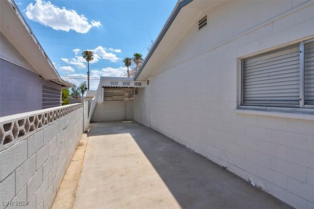 4313 El Conlon Avenue, Las Vegas, NV 89102