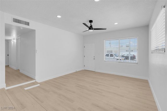 4313 El Conlon Avenue, Las Vegas, NV 89102