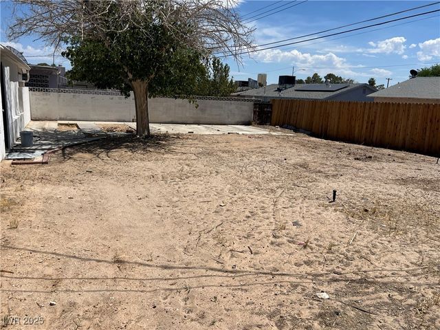 4313 El Conlon Avenue, Las Vegas, NV 89102