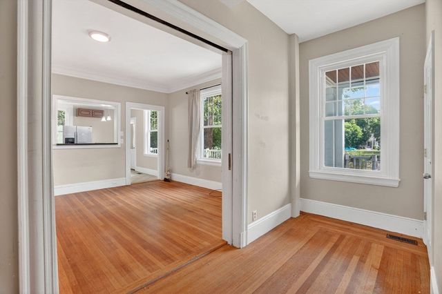 583 Watertown St 583, Newton, MA 02460