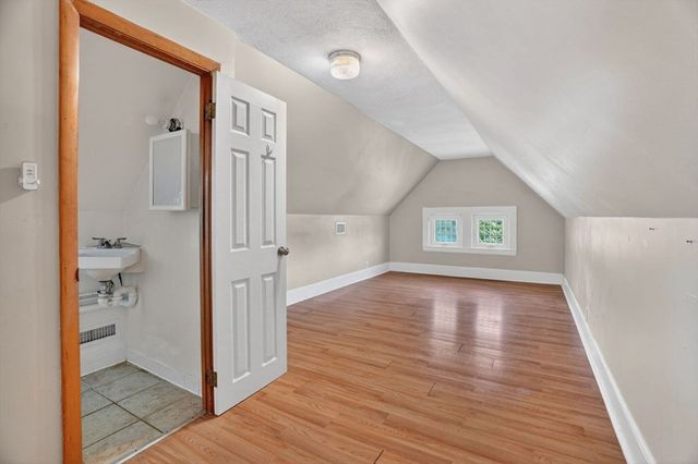 583 Watertown St 583, Newton, MA 02460