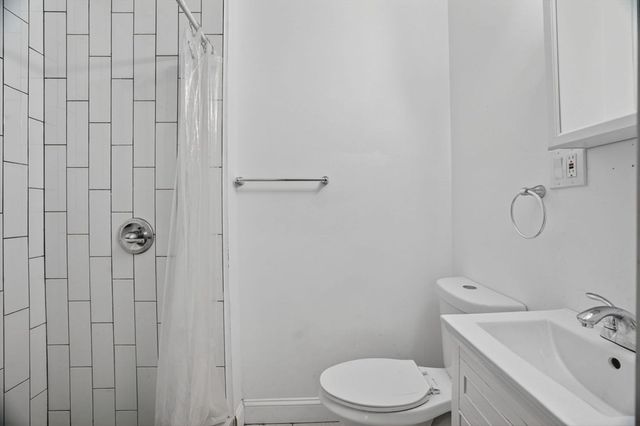 583 Watertown St 583, Newton, MA 02460