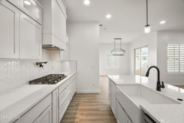 616 Paseo Campanero Street, Horizon City, TX 79928