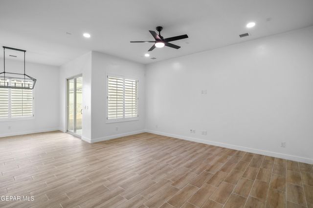 616 Paseo Campanero Street, Horizon City, TX 79928