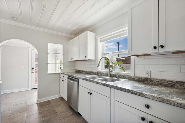 113 W NOBLE AVENUE, Bushnell, FL 33513