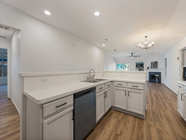 1309 Dundee Drive, Arlington, TX 76002