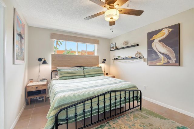 127 Yacht Club Way 111, Hypoluxo, FL 33462