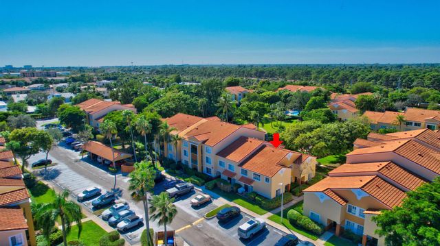 127 Yacht Club Way 111, Hypoluxo, FL 33462